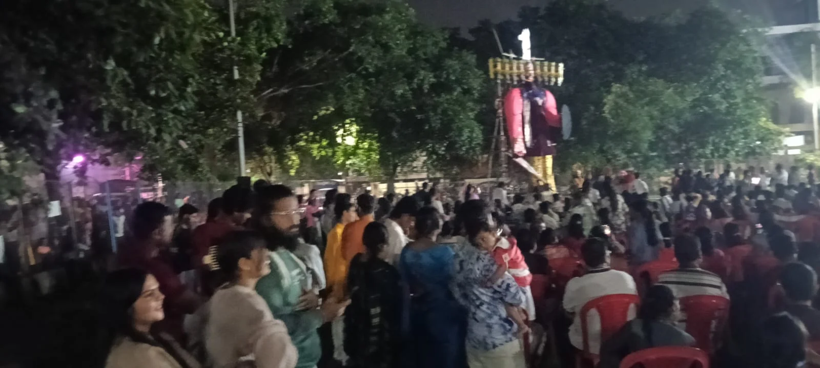 पदमनाभपुर मिनी स्टेडियम में 50 फीट ऊंचे रावण का दहन, आतिशबाजी और रामलीला ने मोहा मन