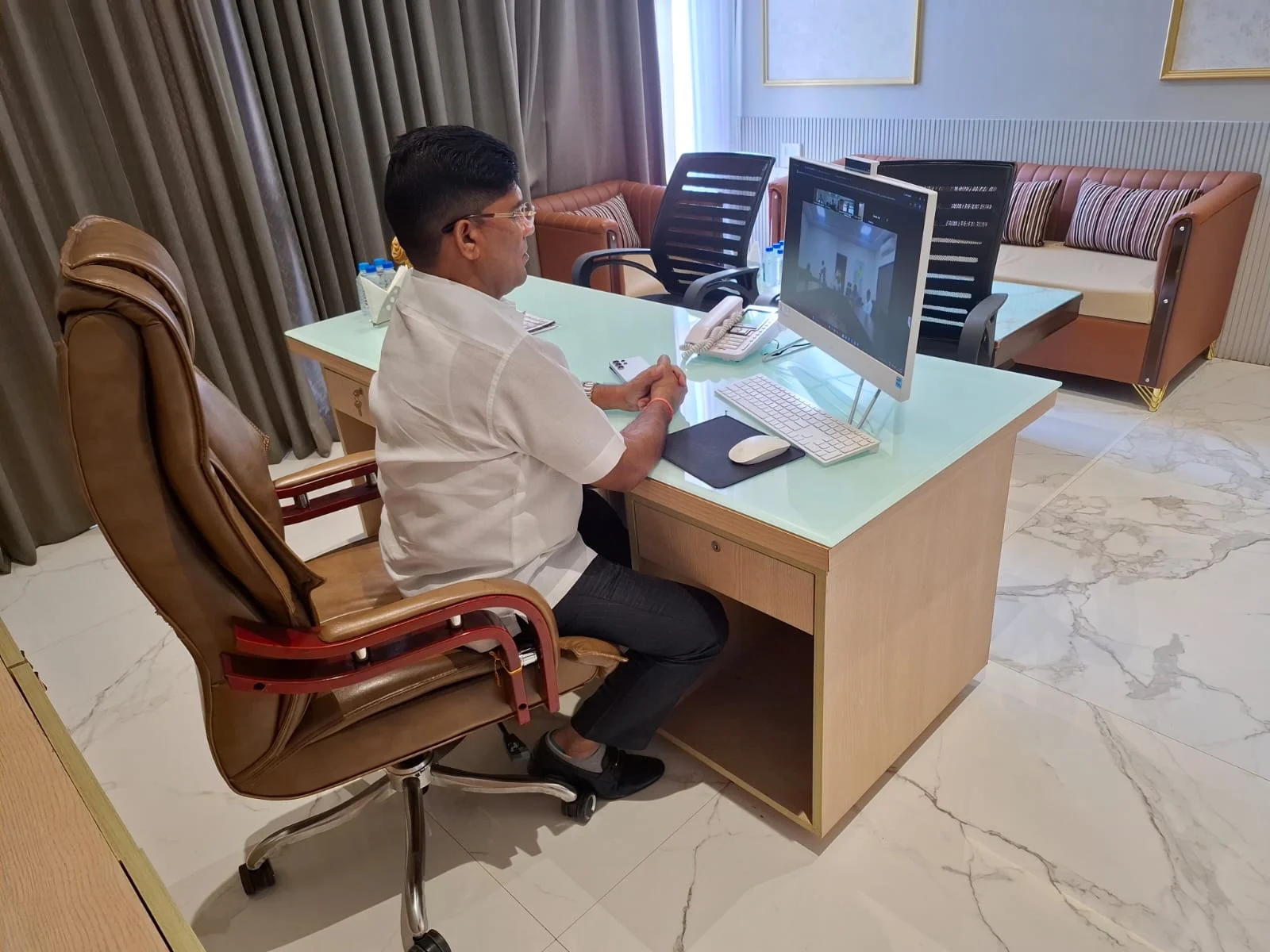 वोट बचाओ–देश बचाओ अभियान को लेकर प्रदेश एवं जिला स्तर पर संगठनात्मक तैयारियों की समीक्षा, वीडियो कॉन्फ्रेंसिंग में शामिल हुए जिलाध्यक्ष राकेश ठाकुर, प्रदेश प्रभारी सुखदेव भगत ने लिया बैठक