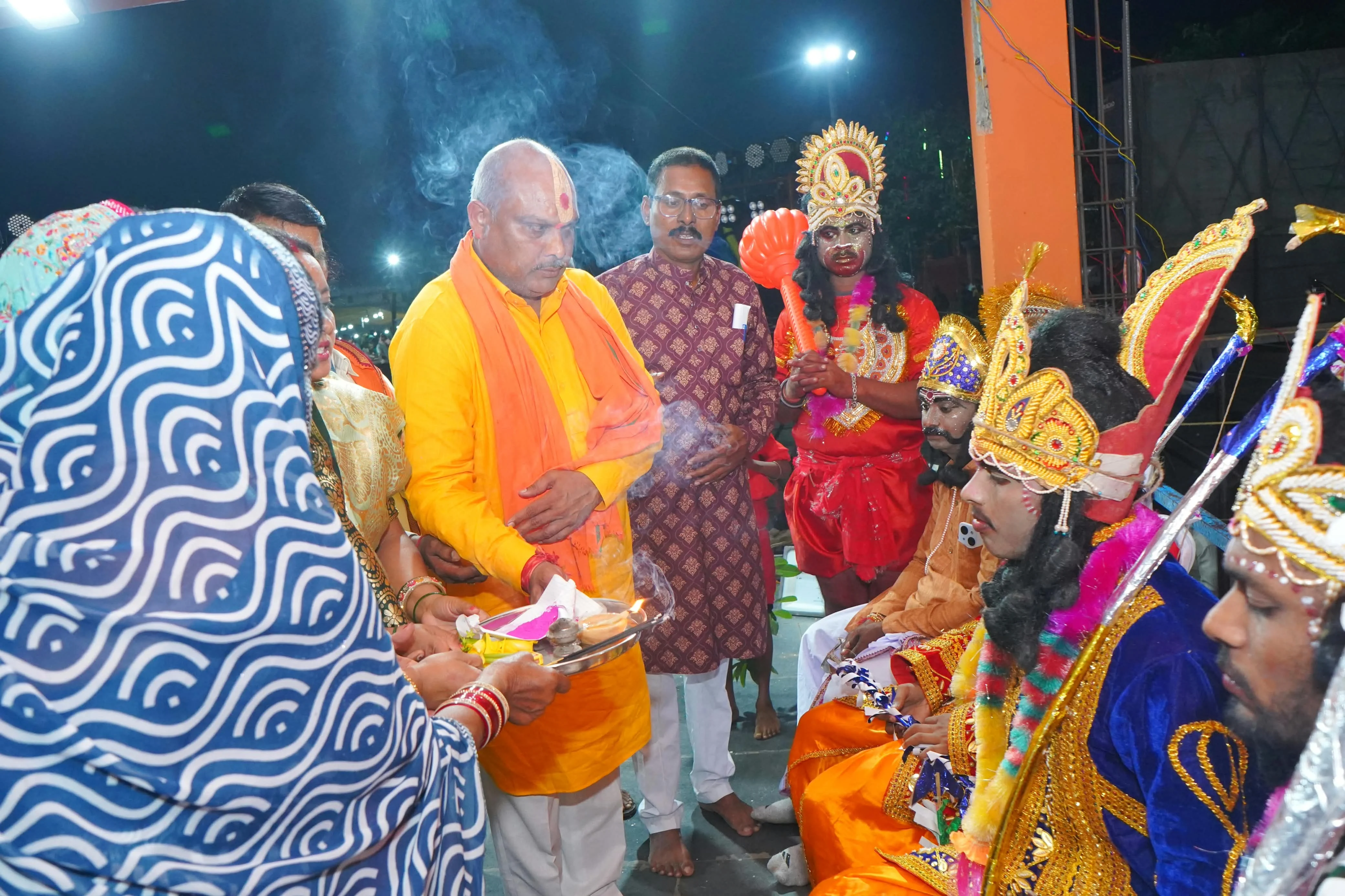 नगपुरा में रामलीला महोत्सव औरविजया दशमी दशहरा के पावन अवसर पर शामिल हुए विधायक ललित चंद्राकर, बाजार चौक मंच के पास डोम शेड निर्माण की घोषणा की