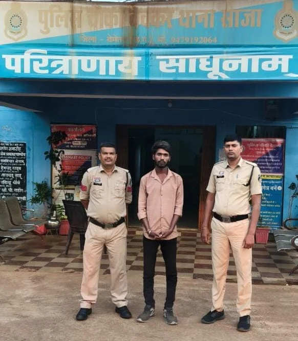 अवैध रूप से भैंसों को भरकर बेमेतरा की ओर से देवकर की तरफ ले जा रहा बोलेरो पिकअप जब्त