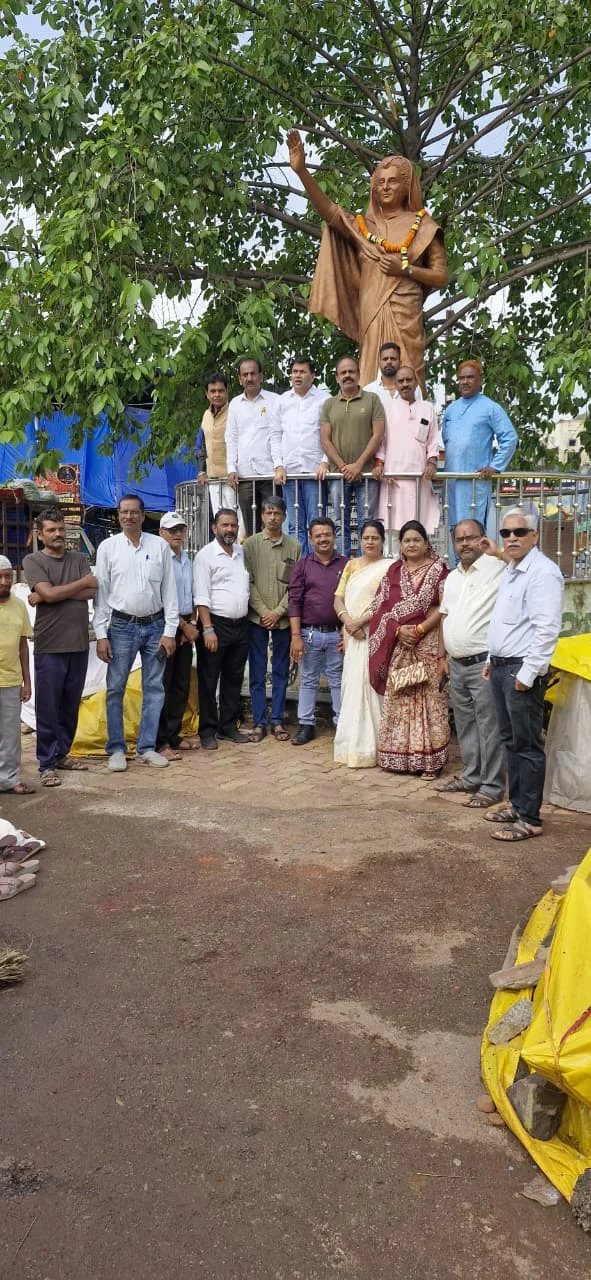 इंदिरा गांधी जी की पुण्यतिथि एवं सरदार वल्लभभाई पटेल की जयंती पर कांग्रेसजनों ने किया नमन