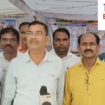 पीवी एप में तकनीकी दिक्कतें, विरोध में धरने पर बैठे पटवारी