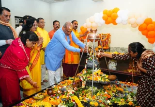 दुर्ग ग्रामीण विधान सभा क्षेत्र में आयोजित महाशिवरात्रि के पूजा कार्यक्रम में शामिल हुए दुर्ग ग्रामीण विधायक ललित चंद्राकर