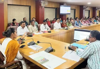 कलेक्टर प्रतिष्ठा ममगाई ने महिला बाल विकास एवं स्वास्थ्य विभाग की संयुक्त बैठक ली, आधार आधारित उपस्थिति, एएनसी पंजीयन व संस्थागत प्रसव पर विशेष जोर