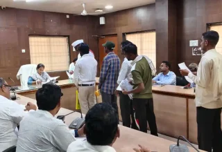 जनदर्शन में कलेक्टर ने सुनी आमजन की समस्याएं, 68 आवेदन प्राप्त