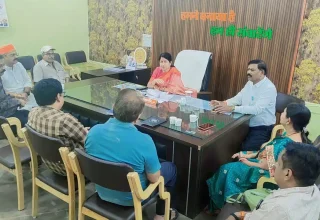 हरी नगर में पानी समस्या पर सख्त महापौर, अधिकारियों के साथ ली अहम बैठक, अवैध टुल्लू पंप पर कार्रवाई के निर्देश