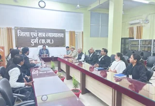 न्यायिक कार्यों में गति और पारदर्शिता की दिशा में पहल: LADCS अधिवक्ताओं की मासिक समीक्षा एवं बंदियों की रिहाई, पैरोल-फरलो पर महत्वपूर्ण बैठक आयोजित