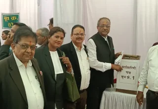 जिला अधिवक्ता संघ के चुनाव में अधिवक्ताओं ने दिखाया भारी उत्साह, मतगणना कल