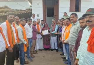 गांव चलो, बस्ती चलो अभियान के तहत धमधा भाजपा मंडल में हुआ व्यापक जनसंपर्क