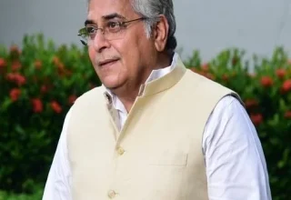 अगस्त क्रांति दिवस पर अरुण वोरा ने स्वतंत्रता सेनानियों को किया नमन
