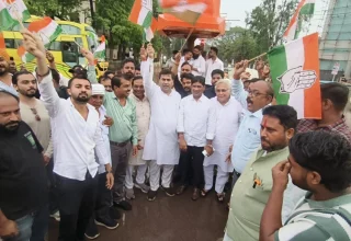 नकटी के पीड़ित परिवारों के समर्थन में कांग्रेस का उग्र प्रदर्शन, पटेल चौक में मुख्यमंत्री विष्णुदेव साय का जलाया पुतला