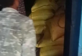 खरीफ सीजन में कालाबाजारी पर जिला प्रशासन सख्त, बेमेतरा में अवैध उर्वरक भंडारण पर बड़ी कार्रवाई, 275 बोरी यूरिया जब्त