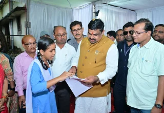 शिक्षा मंत्री गजेन्द्र यादव ने मेधावी छात्राओं का किये सम्मान, स्मार्ट क्लास का लोकार्पण एवं साइकिल वितरण