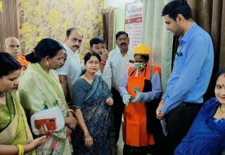 सफाई कर्मियों के सम्मान और सुरक्षा का संबल बनी नमस्ते किट, महापौर एवं आयुक्त ने किया निःशुल्क वितरण