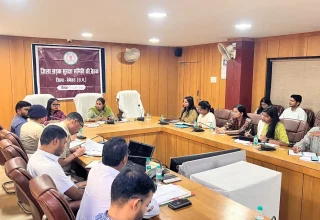 कलेक्टर प्रतिष्ठा ममगाईं ने सड़क दुर्घटना रोकने और जान माल की सुरक्षा हेतु प्रभावी नियंत्रण के लिए दिए निर्देश