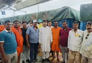 बाबा बैद्यनाथ धाम की पवित्र यात्रा पर दुर्ग से भक्तों का पहला जत्था हुआ रवाना, दुर्ग रेलवे स्टेशन से करीब 200 शिवभक्तों का जत्था विशेष ट्रेन द्वारा हुआ प्रस्थान