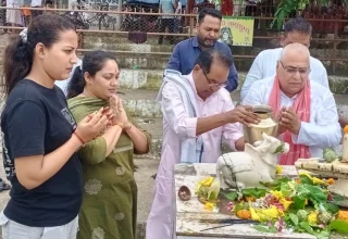 प्रथम सावन सोमवार पर शिवनाथ तट स्थित शिव मंदिर में पूजा-अर्चना