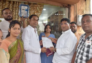 भिलाई 3 में स्मार्ट मीटर के विरोध में कांग्रेस का जोरदार प्रदर्शन, स्मार्ट मीटर हटाने भरवाया फार्म
