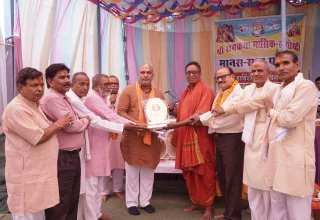ग्राम अंडा में रामकथा संगोष्ठी एवं गुरु सम्मान समारोह में शामिल हुए विधायक ललित चंद्राकर