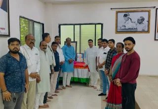 दुर्ग कांग्रेस ने 9 अगस्त क्रांति दिवस पर देश के स्वतंत्रता सेनानियों को किया नमन