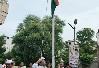 स्वतंत्रता दिवस पर राजीव भवन दुर्ग में जिला कांग्रेस अध्यक्ष राकेश ठाकुर ने किया ध्वजारोहण
