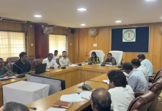 बच्चों की सुरक्षा, स्वास्थ्य और गुणवत्तापूर्ण शिक्षा सर्वोच्च प्राथमिकता : कलेक्टर प्रतिष्ठा ममगाईं