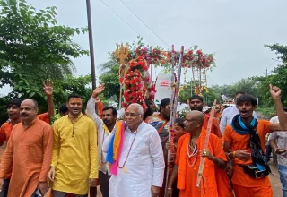 कांवड़ यात्रा में श्रद्धालुओं संग शामिल हुए अरुण वोरा,सावन में शिवमय हुआ दुर्ग