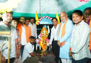 रसमडा में श्रीकृष्ण भक्ति, उल्लास और उमंग से सराबोर रहा दही हांडी उत्सव संपन्न – विधायक ललित चंद्राकर मुख्य अतिथि के रूप में हुए शामिल, प्रदेशवासियों की सुख-समृद्धि की कामना की