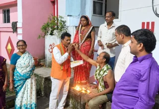 प्रधानमंत्री मोदी के जन्मदिवस पर राजीव नगर में बने पीएम आवास के घरों में जले आशीर्वाद के दीप