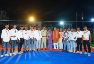 महमरा में एक दिवसीय राज्य स्तरीय कबड्डी प्रतियोगिता का दुर्ग ग्रामीण विधायक श्री ललित चंद्राकर जी ने किया शुभारंभ, खिलाड़ियों का किया उत्साहवर्धन