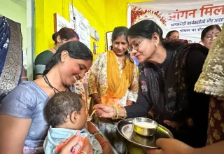 सिकोला भाटा के आंगनबाड़ी में गर्भवती माताओं की गोदभराई, शिशुओं का अन्नप्राशन