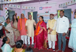 राज्यमंत्री सावित्री ठाकुर ने आंगनवाड़ी कार्यकर्ताओं, सहायिकाओं और मितानिनों का किया सम्मान