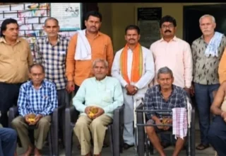 अंतरराष्ट्रीय वृद्ध दिवस पर भाजपा झुग्गी झोपड़ी प्रकोष्ठ ने किया वृद्धाश्रम में बुजुर्गों का सम्मान