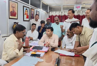 मुख्यमंत्री के स्वागत के लिए स्कूली बच्चों के इस्तेमाल पर कांग्रेस ने उठाए सवाल, जिला शिक्षा अधिकारी के मौखिक आदेश की निष्पक्ष जाँच की माँग