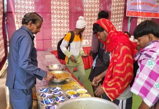 पदयात्रियों की सेवा में जुटा लायंस क्लब, शिवनाथ नदी किनारे लगाया सेवा पंडाल, जलपान, भोजन, पेयजल, चिकित्सा और विश्राम की व्यवस्था से पदयात्रियों को मिल रही राहत