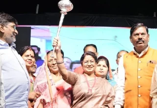 जवाहर नगर में धूमधाम से मना दशहरा उत्सव, महापौर की उपस्थिति में रावण के पुतले का दहन