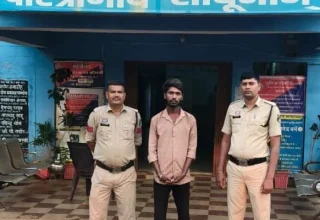 अवैध रूप से भैंसों को भरकर बेमेतरा की ओर से देवकर की तरफ ले जा रहा बोलेरो पिकअप जब्त