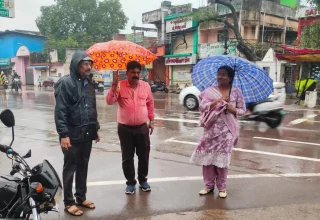 चक्रवाती तूफान के प्रभाव को देखते हुए निगम आयुक्त लीना कोसम ने किया शहर का निरीक्षण